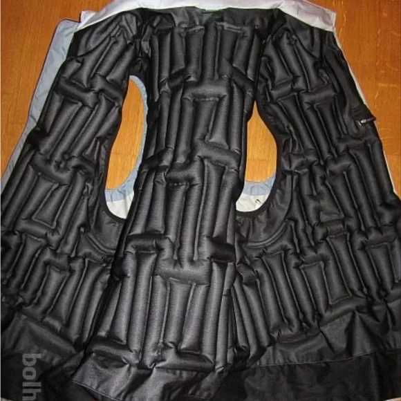 Hugo Boss Black Vest High Collar brushed fleece exterior & Smooth interior - Picture 7 of 7